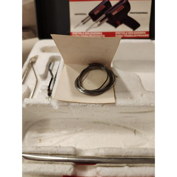 WELLER SOLDERING GUN MODEL: 8200, 100/140 WATTS,‎ UNIVERSAL SOLDERING GUN KIT - Picture 6 of 7